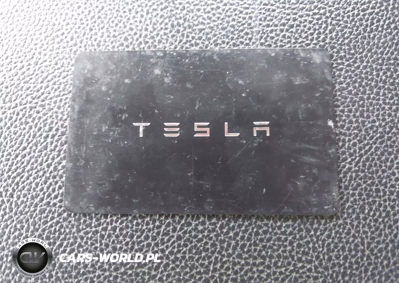 2024 Tesla Model Y VIN:7SAYGDED5RF159714 - 10