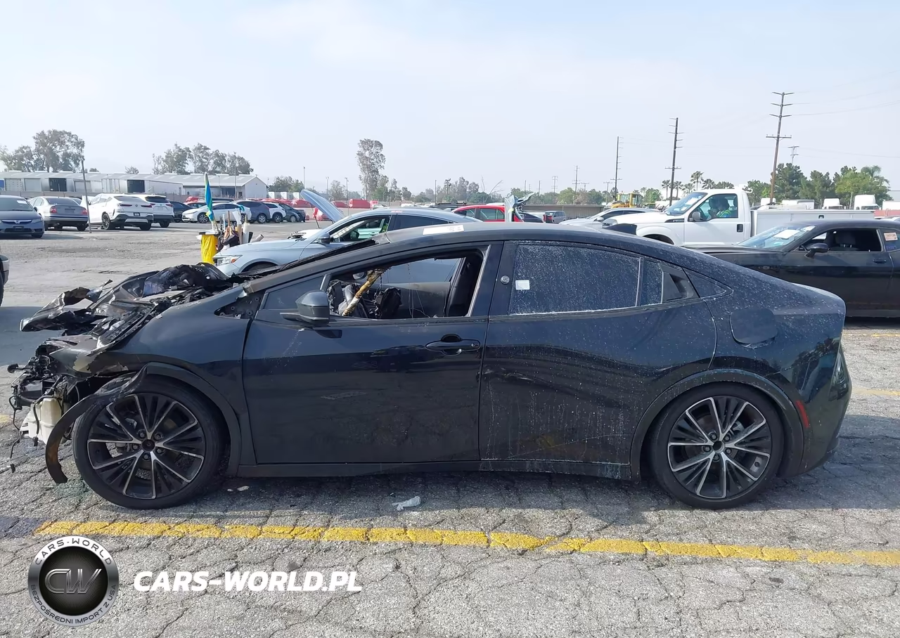 2024 Toyota Prius Xle VIN:JTDACAAU2R3015789 - 14