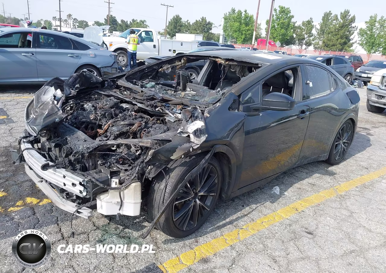 2024 Toyota Prius Xle VIN:JTDACAAU2R3015789 - 2