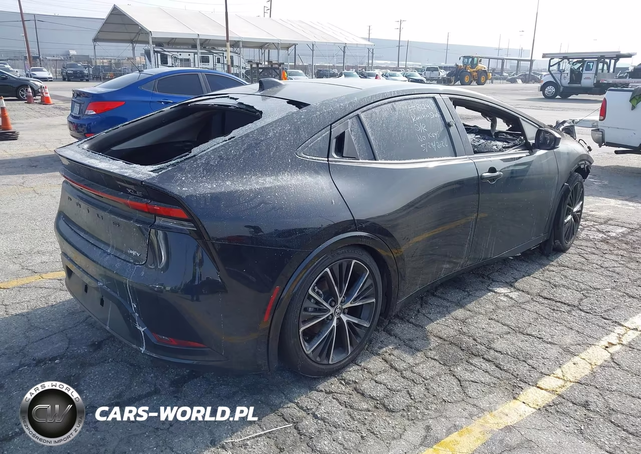 2024 Toyota Prius Xle VIN:JTDACAAU2R3015789 - 4