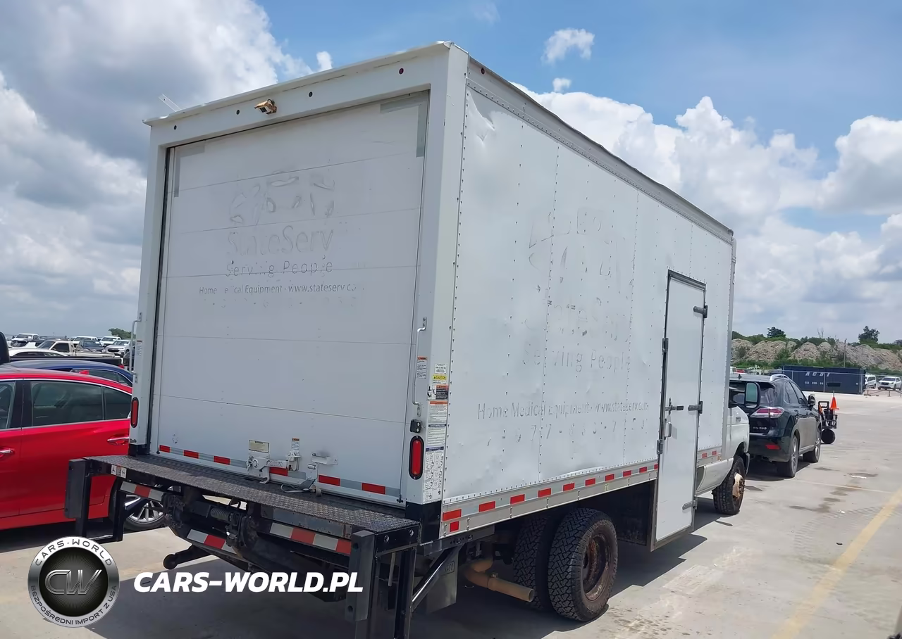 2019 Ford E-350 Cutaway VIN:1FDWE3FS0KDC12605 - 4