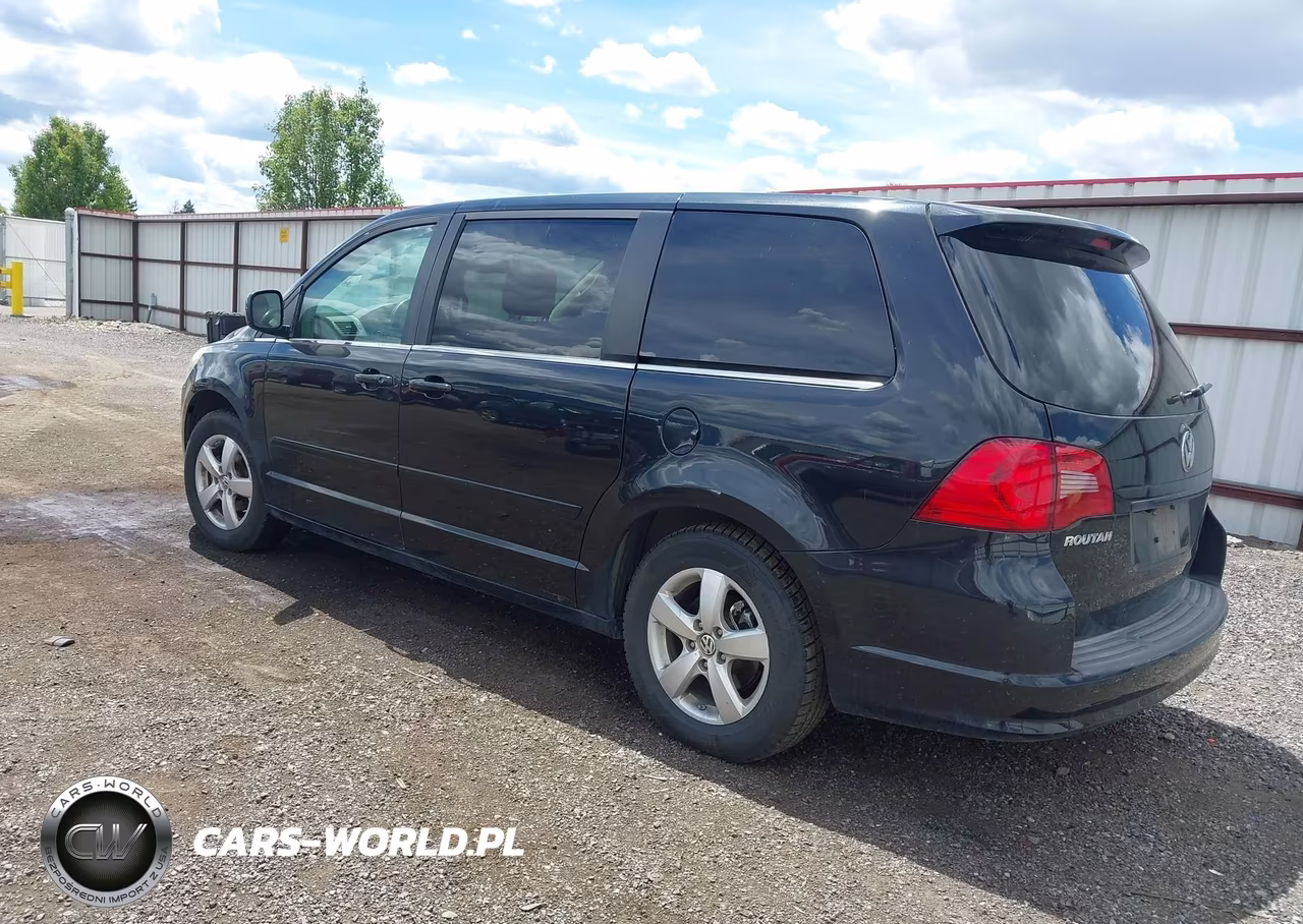 2010 Volkswagen Routan Se VIN:2V4RW3D16AR294365 - 3