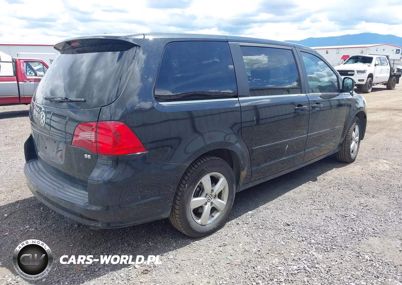2010 Volkswagen Routan Se VIN:2V4RW3D16AR294365 - 4