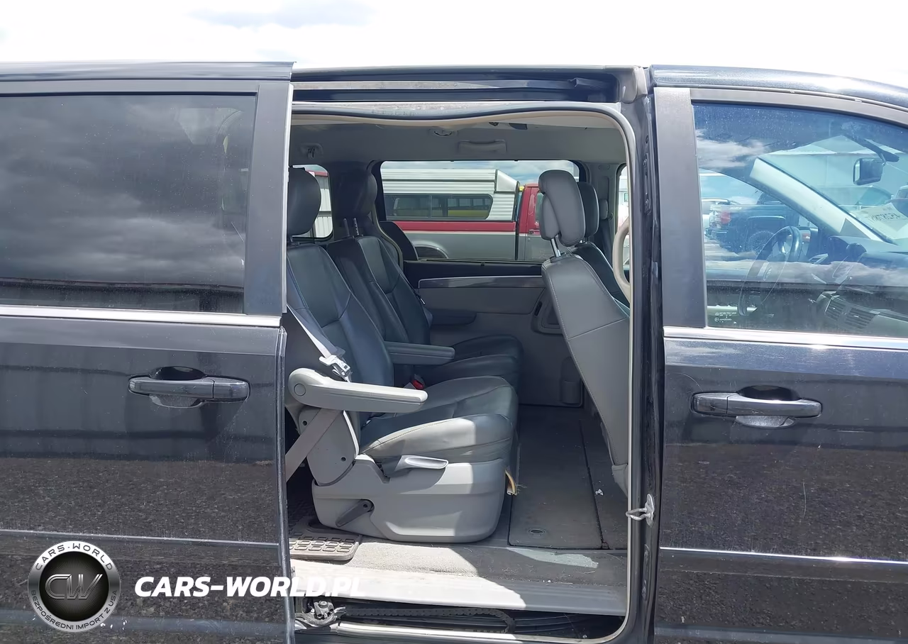 2010 Volkswagen Routan Se VIN:2V4RW3D16AR294365 - 8