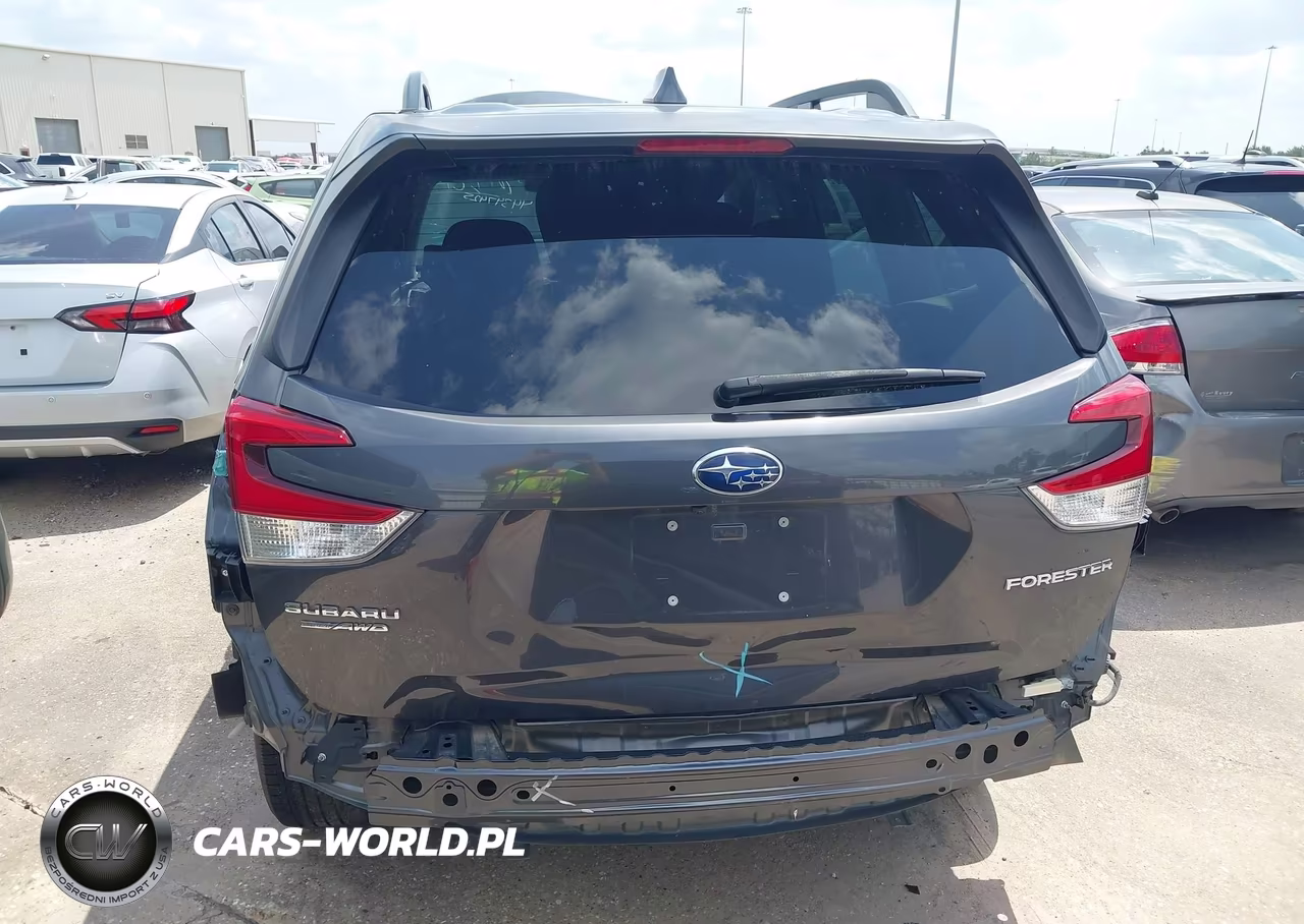 2021 Subaru Forester Premium VIN:JF2SKAFC2MH465950 - 17