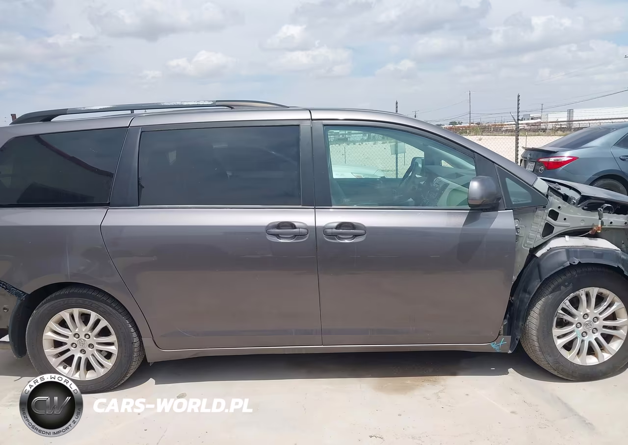 2011 Toyota Sienna Xle V6 VIN:5TDYK3DC2BS151439 - 14