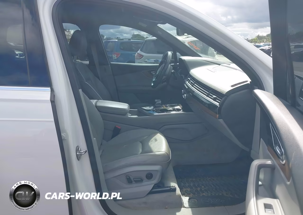 2017 Audi Q7 3.0T Premium VIN:WA1VABF72HD047869 - 5