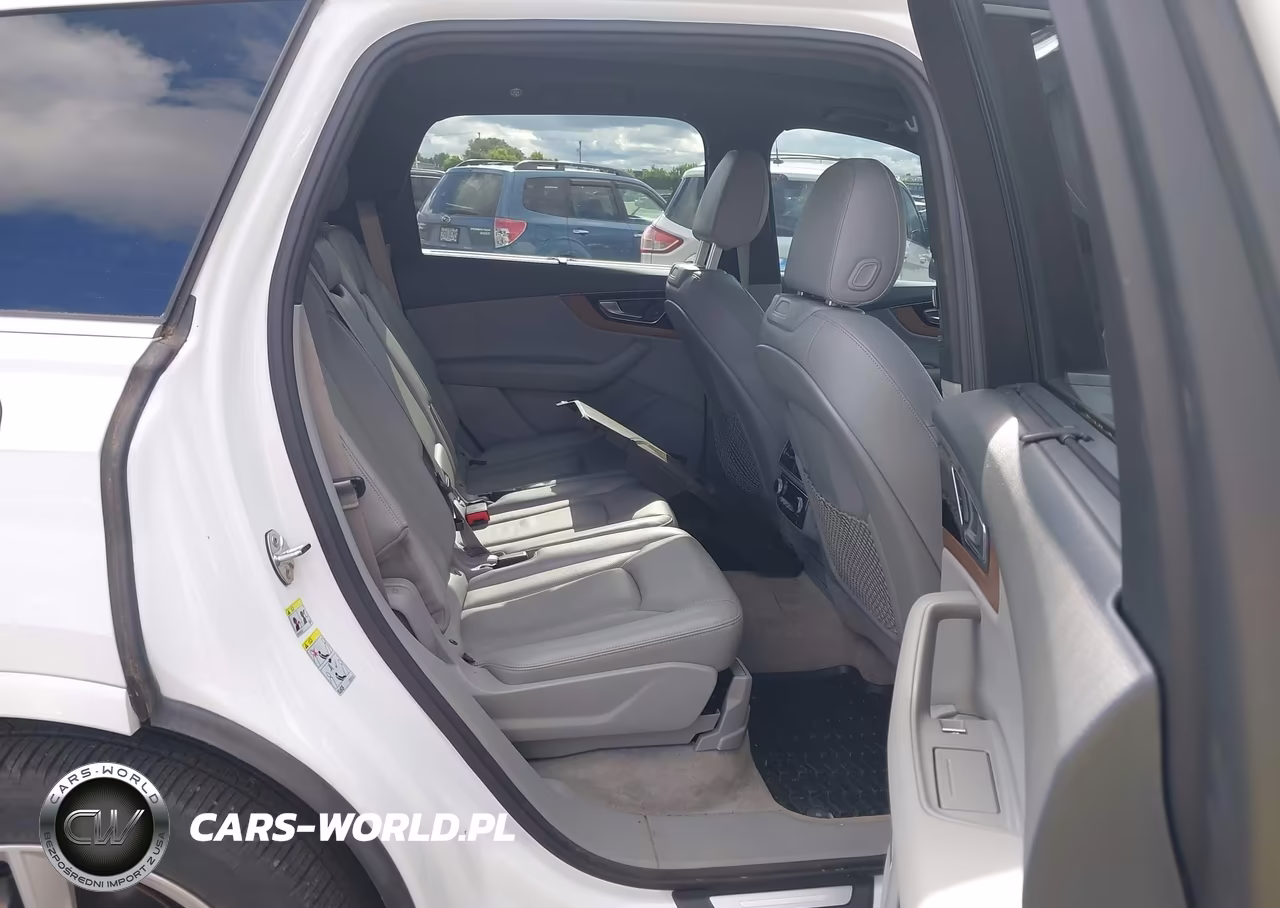 2017 Audi Q7 3.0T Premium VIN:WA1VABF72HD047869 - 8