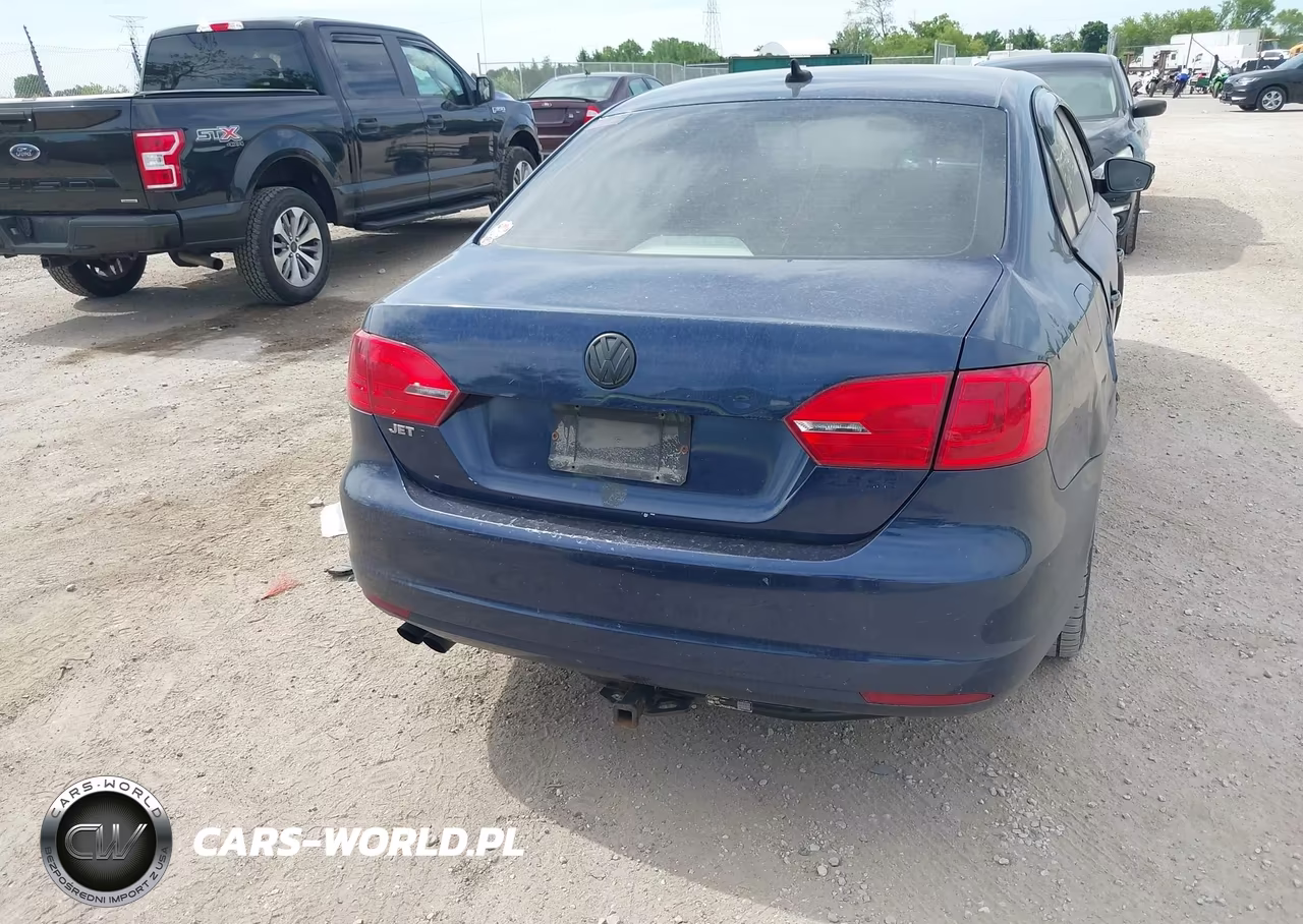 2011 Volkswagen Jetta Sedan VIN:3VWDX7AJ0BM021456 - 16