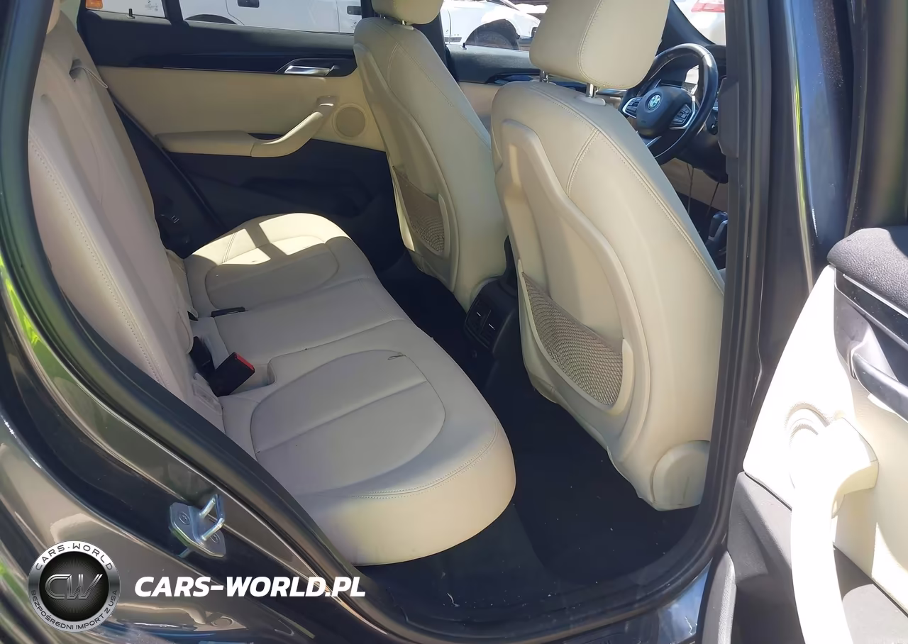 2018 BMW X1 xDrive28I VIN:WBXHT3C33J5L24200 - 8