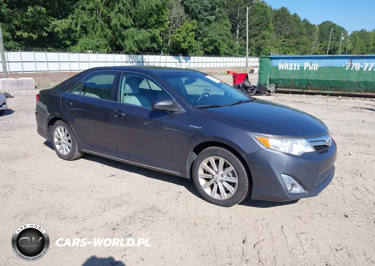 2013 Toyota Camry Hybrid Xle – zdjęcie 1 z 17