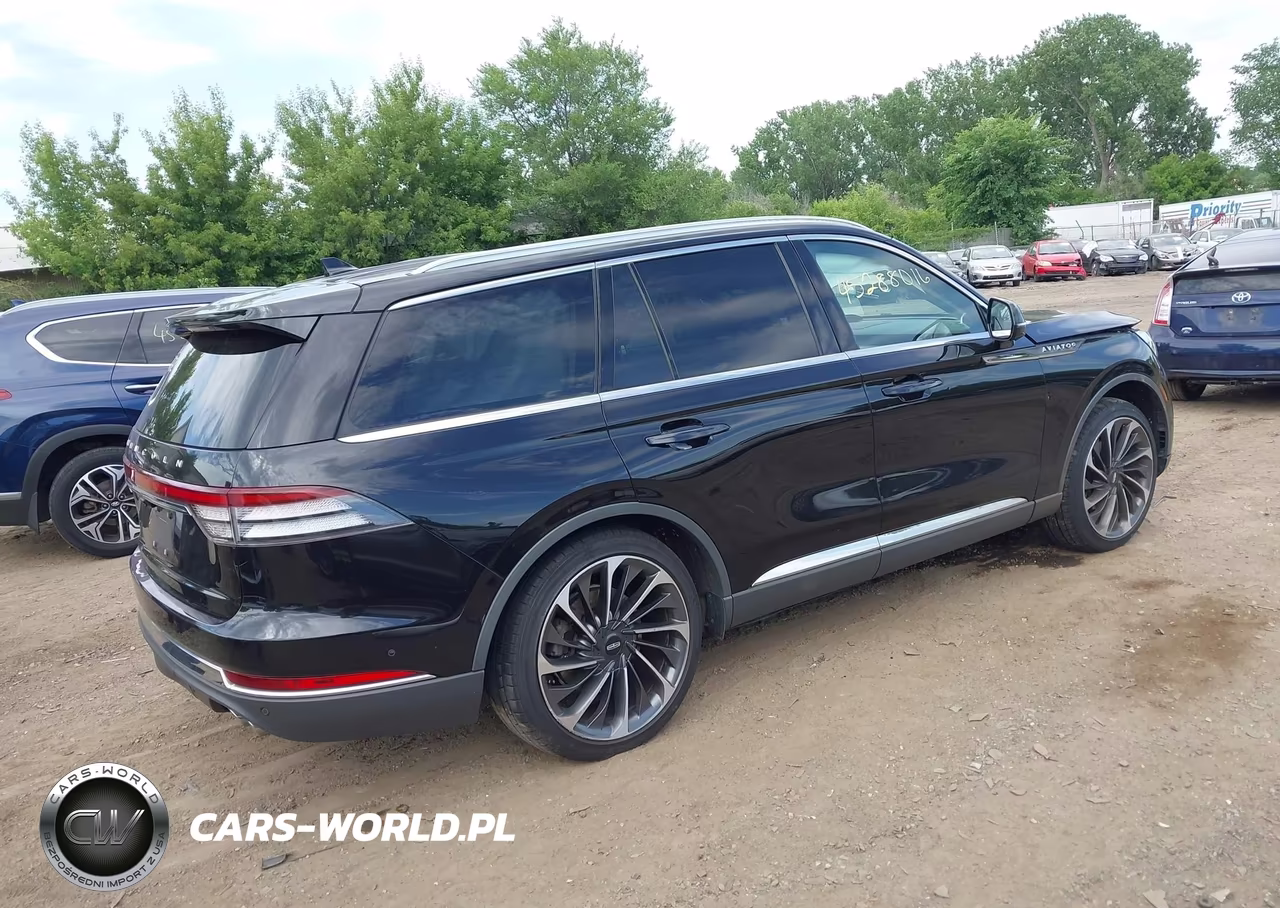 2020 Lincoln Aviator Reserve VIN:5LM5J7XC8LGL02720 - 4