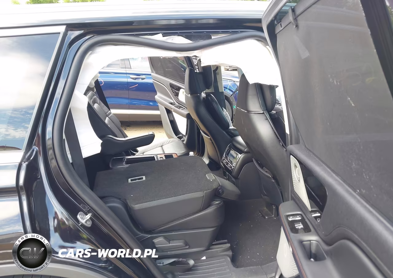 2020 Lincoln Aviator Reserve VIN:5LM5J7XC8LGL02720 - 8