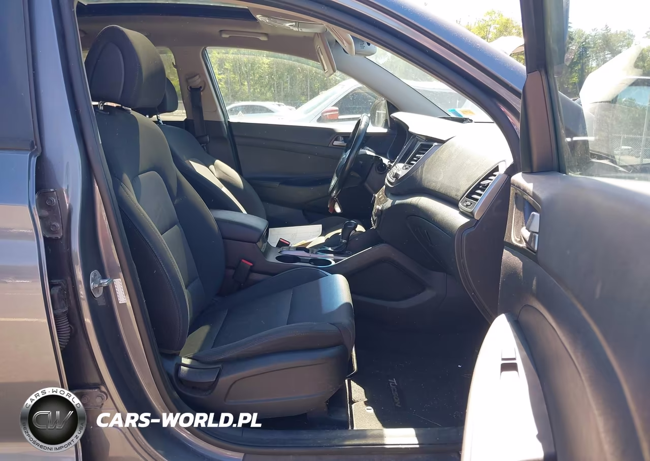 2018 Hyundai Tucson Value VIN:KM8J3CA22JU676324 - 5