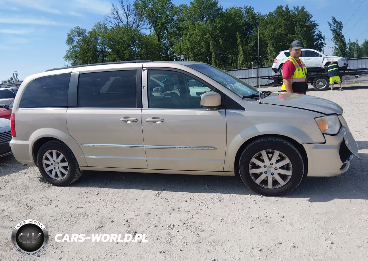 2013 Chrysler Town & Country Touring VIN:2C4RC1BG5DR631062 - 13