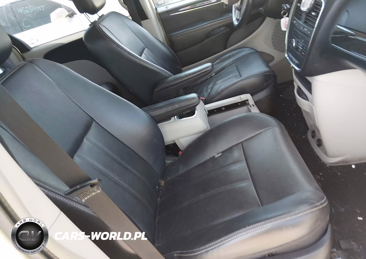 2013 Chrysler Town & Country Touring VIN:2C4RC1BG5DR631062 - 5