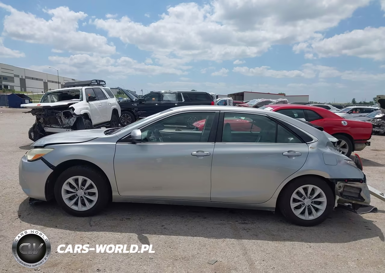 2015 Toyota Camry Le VIN:4T4BF1FK1FR465234 - 14