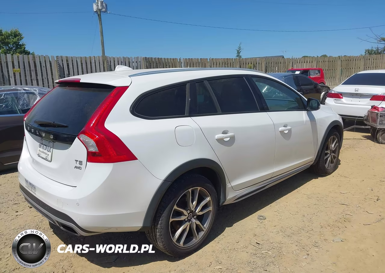 2016 Volvo V60 Cross Country T5 VIN:YV4612HK5G1010470 - 4