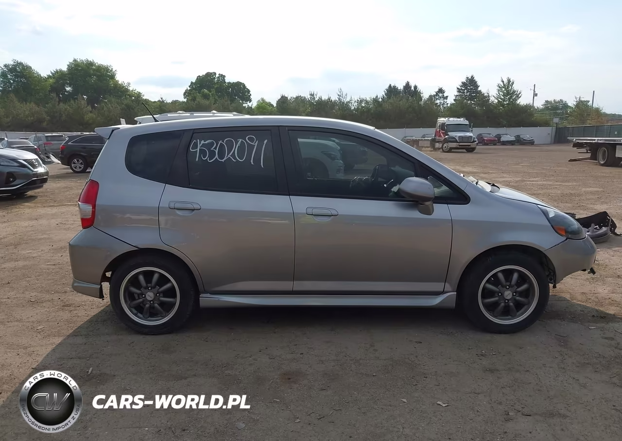 2008 Honda Fit Sport VIN:JHMGD37628S073996 - 13