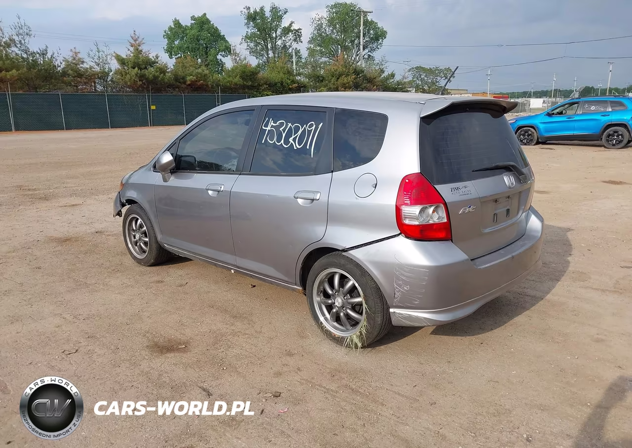 2008 Honda Fit Sport VIN:JHMGD37628S073996 - 3