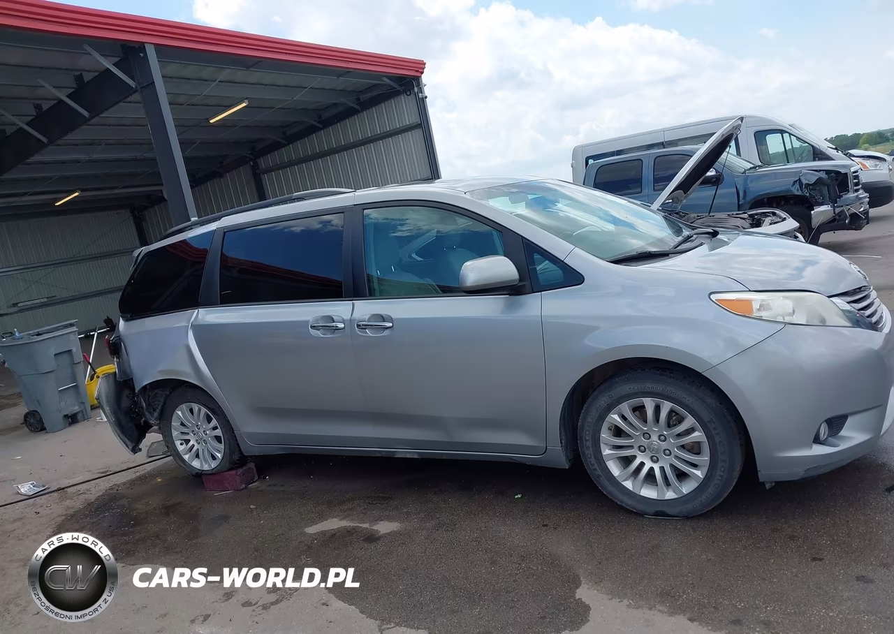 2017 Toyota Sienna Xle Premium 8 Passenger VIN:5TDYZ3DCXHS854792 - 13