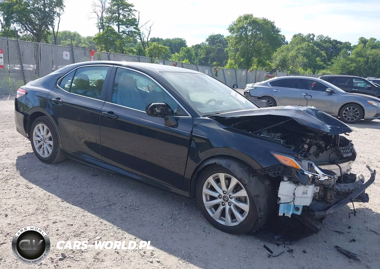 2019 Toyota Camry Le – zdjęcie 1 z 20