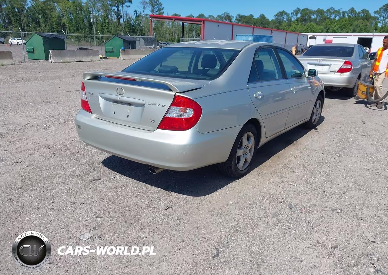 2002 Toyota Camry Se V6 VIN:JTDBF30K220082682 - 4