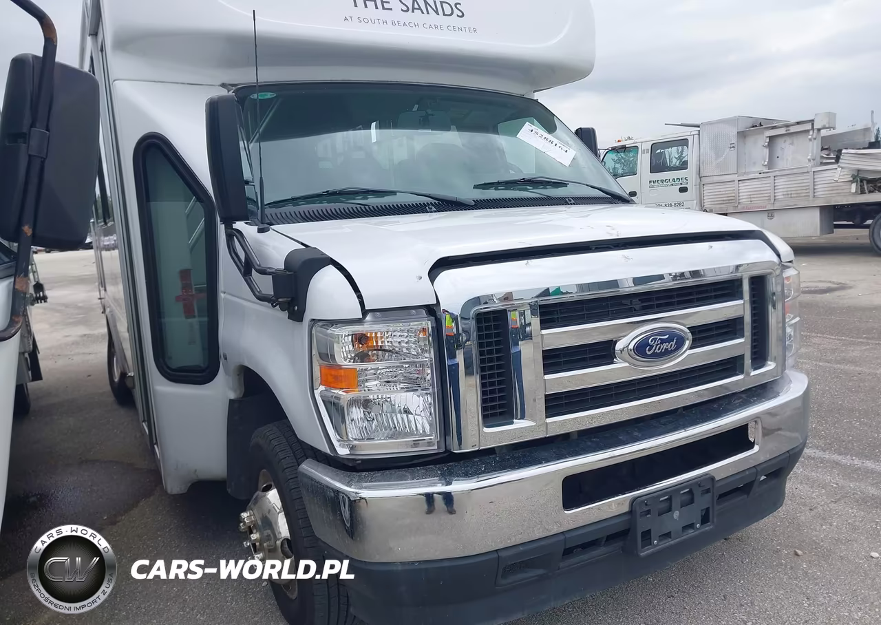 2025 Ford E-450 Cutaway