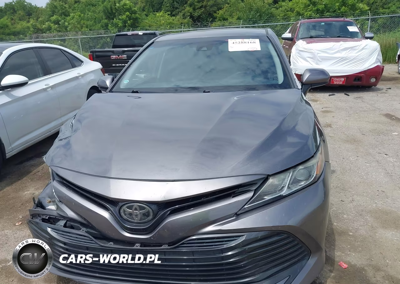 2018 Toyota Camry Le VIN:4T1B11HK9JU032081 - 12