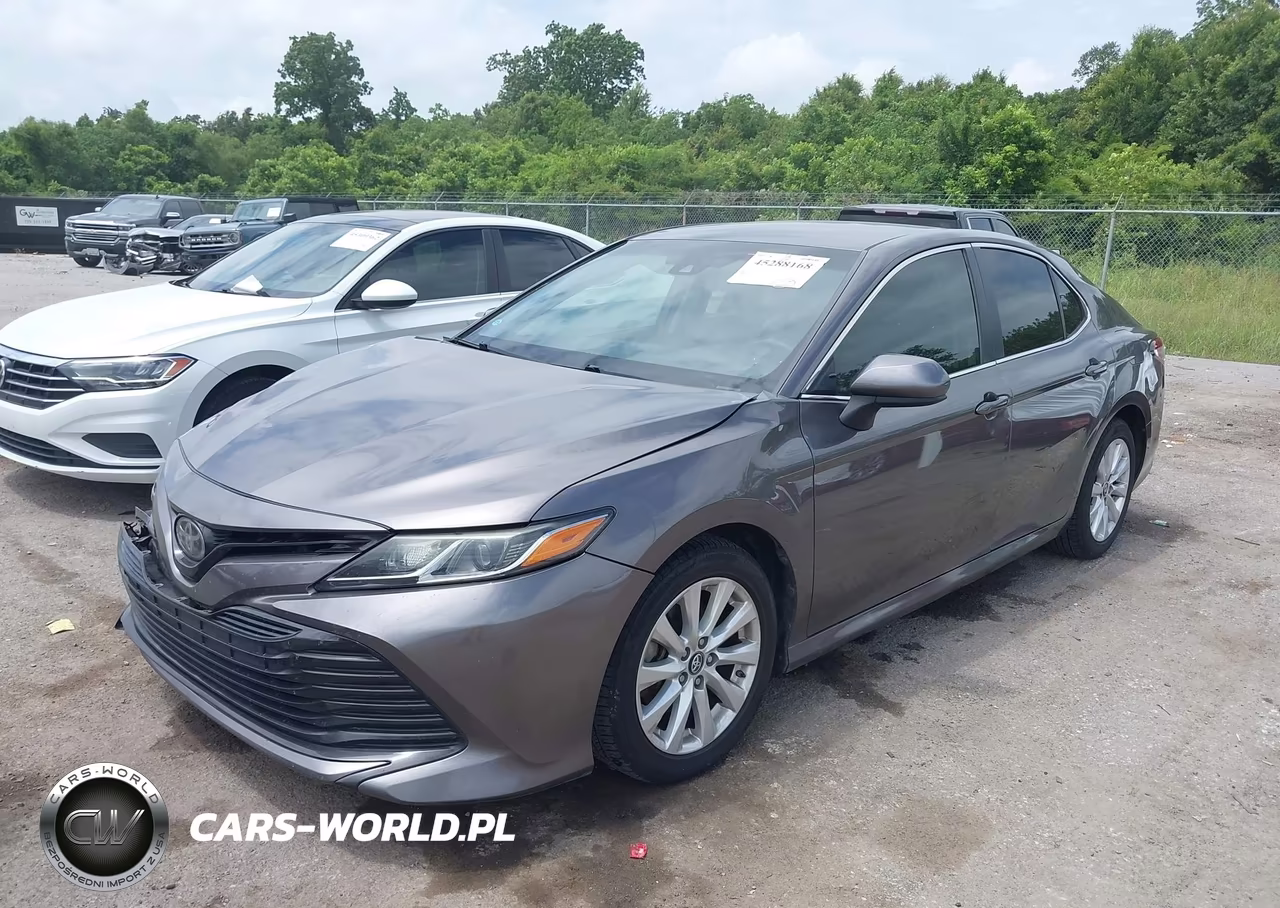2018 Toyota Camry Le VIN:4T1B11HK9JU032081 - 2