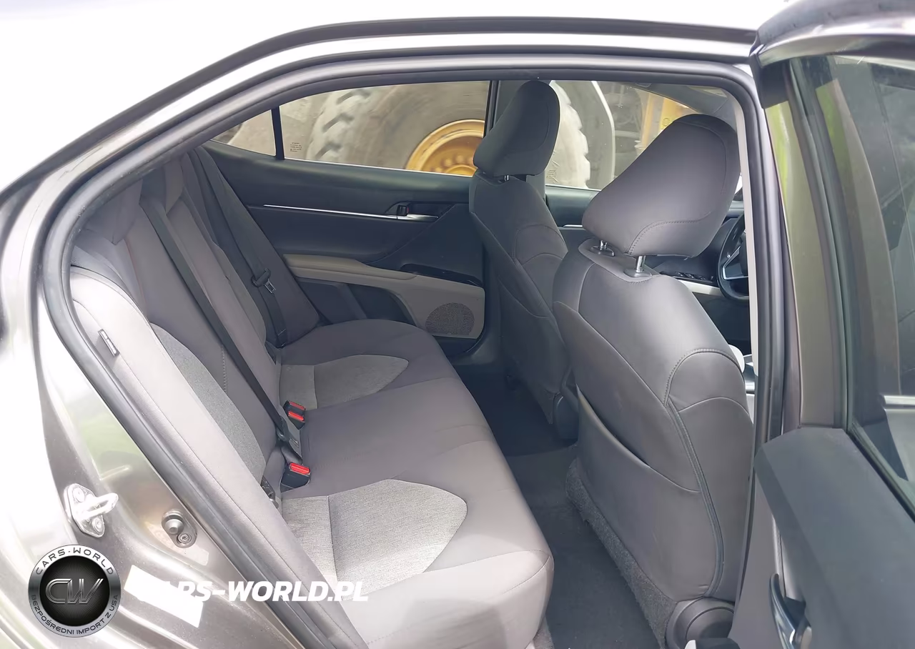 2018 Toyota Camry Le VIN:4T1B11HK9JU032081 - 8