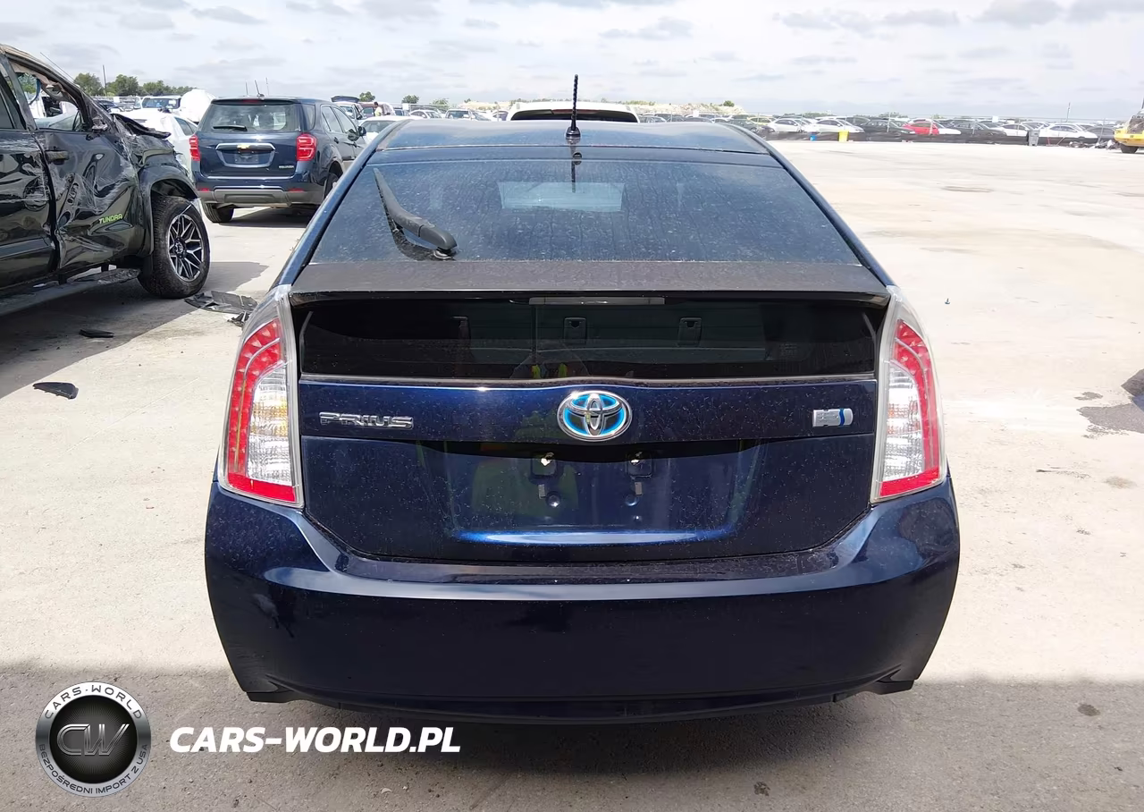 2013 Toyota Prius Two VIN:JTDKN3DU4D0350715 - 16