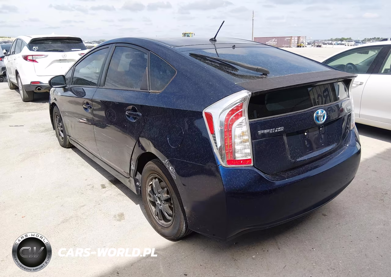2013 Toyota Prius Two VIN:JTDKN3DU4D0350715 - 3