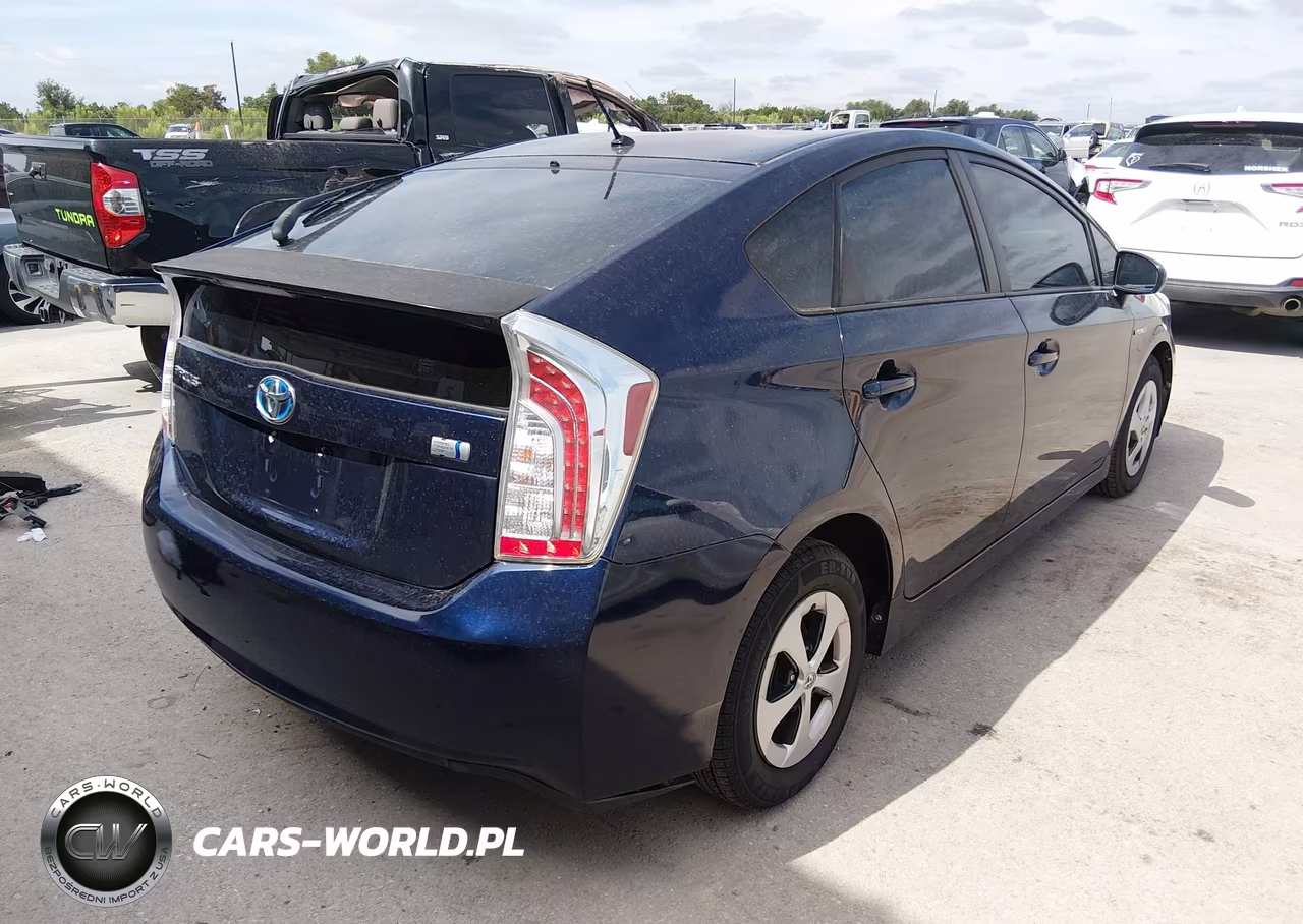 2013 Toyota Prius Two VIN:JTDKN3DU4D0350715 - 4