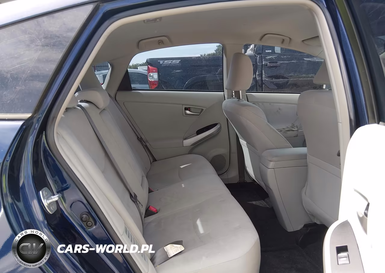 2013 Toyota Prius Two VIN:JTDKN3DU4D0350715 - 8