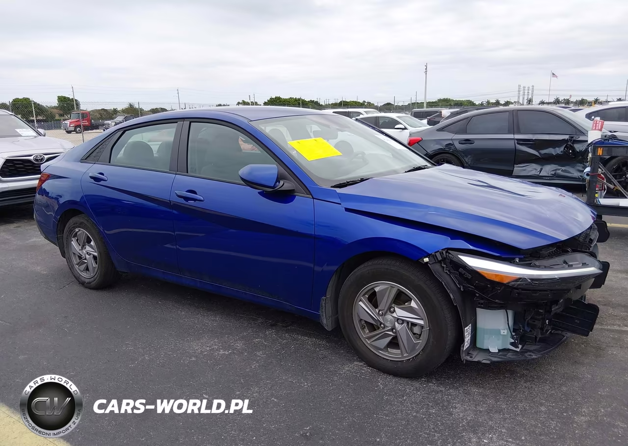 2025 Hyundai Elantra Se – zdjęcie 1 z 17