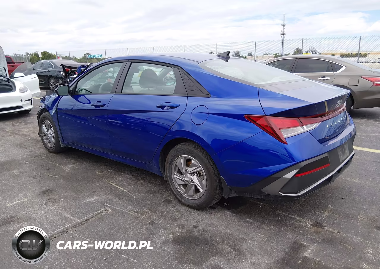 2025 Hyundai Elantra Se VIN:KMHLL4DG1SU052974 - 3