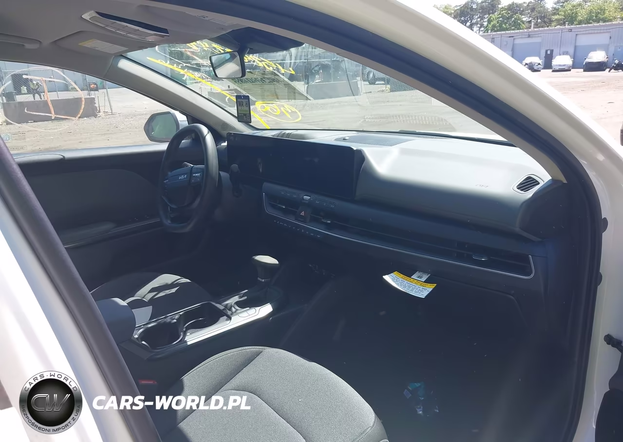 2025 Kia K4 Lxs VIN:3KPFT4DE2SE232446 - 5