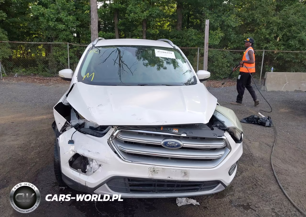 2017 Ford Escape Titanium VIN:1FMCU9J98HUD44419 - 6