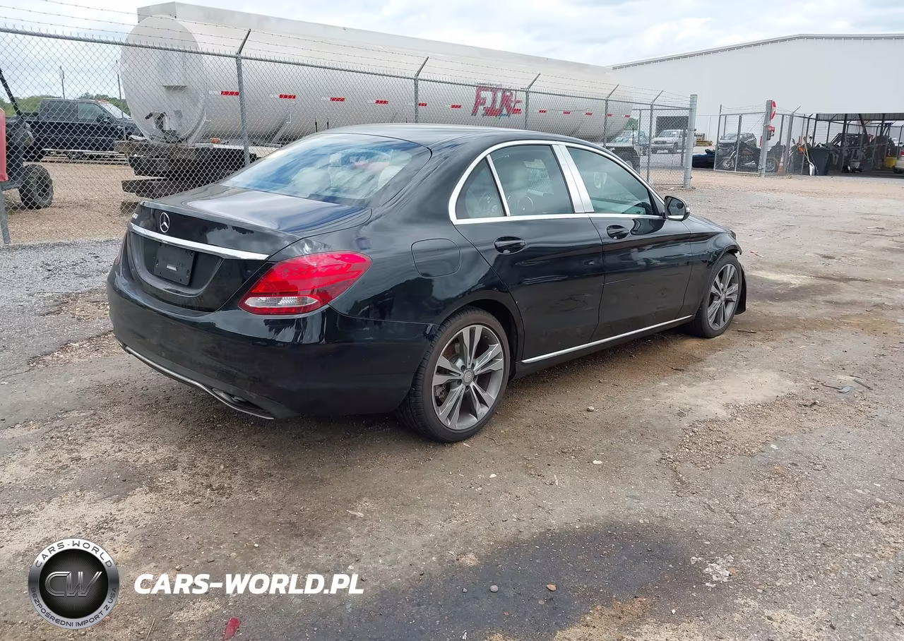 2015 Mercedes-Benz C 300 VIN:55SWF4JB2FU045675 - 4