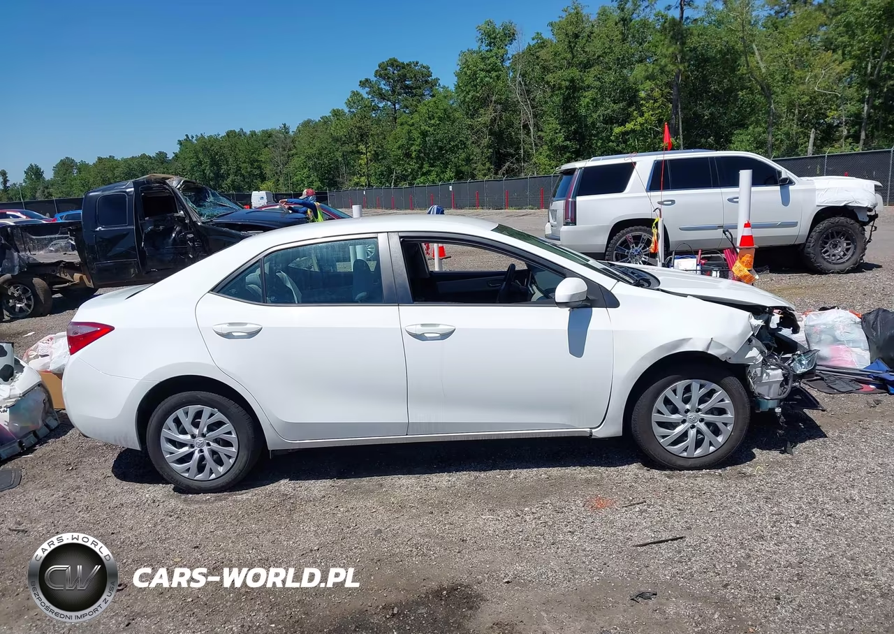 2019 Toyota Corolla Le VIN:5YFBURHE3KP875485 - 14