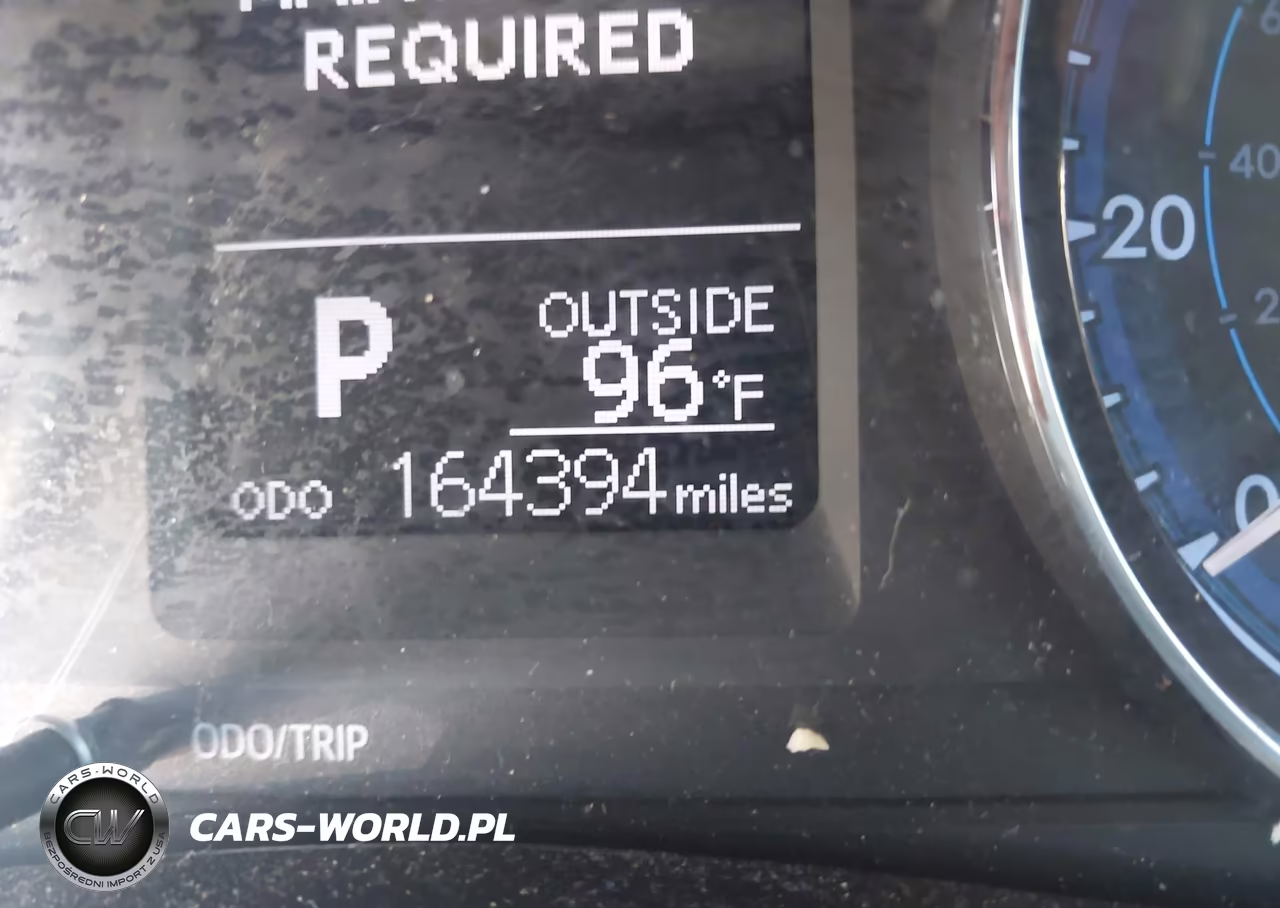2018 Toyota Corolla Le VIN:5YFBURHE9JP835796 - 15