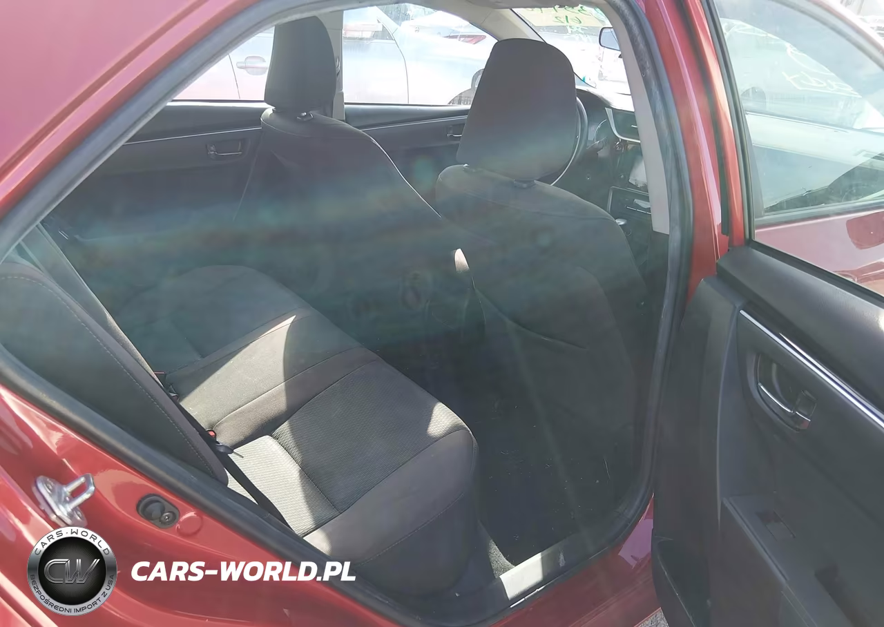 2018 Toyota Corolla Le VIN:5YFBURHE9JP835796 - 8