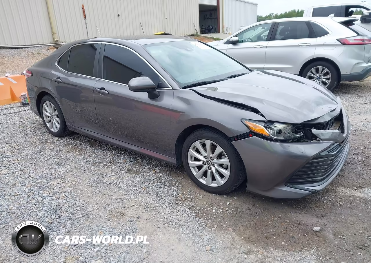 2019 Toyota Camry Le – zdjęcie 1 z 16