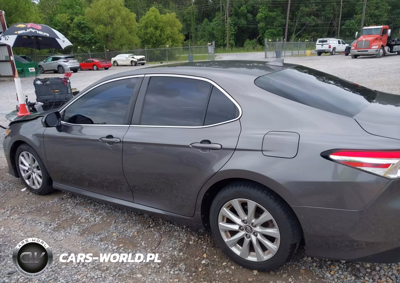 2019 Toyota Camry Le VIN:4T1B11HK3KU764725 - 14