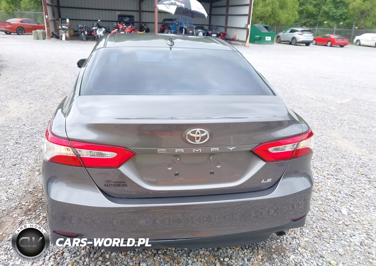 2019 Toyota Camry Le VIN:4T1B11HK3KU764725 - 16