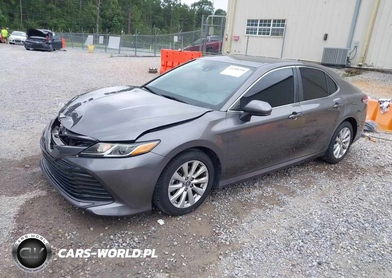 2019 Toyota Camry Le VIN:4T1B11HK3KU764725 - 2