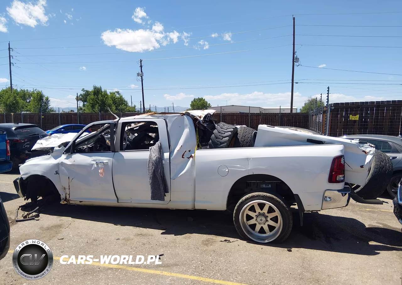 2011 Ram Ram 3500 Laramie VIN:3D73Y3HL0BG516840 - 14