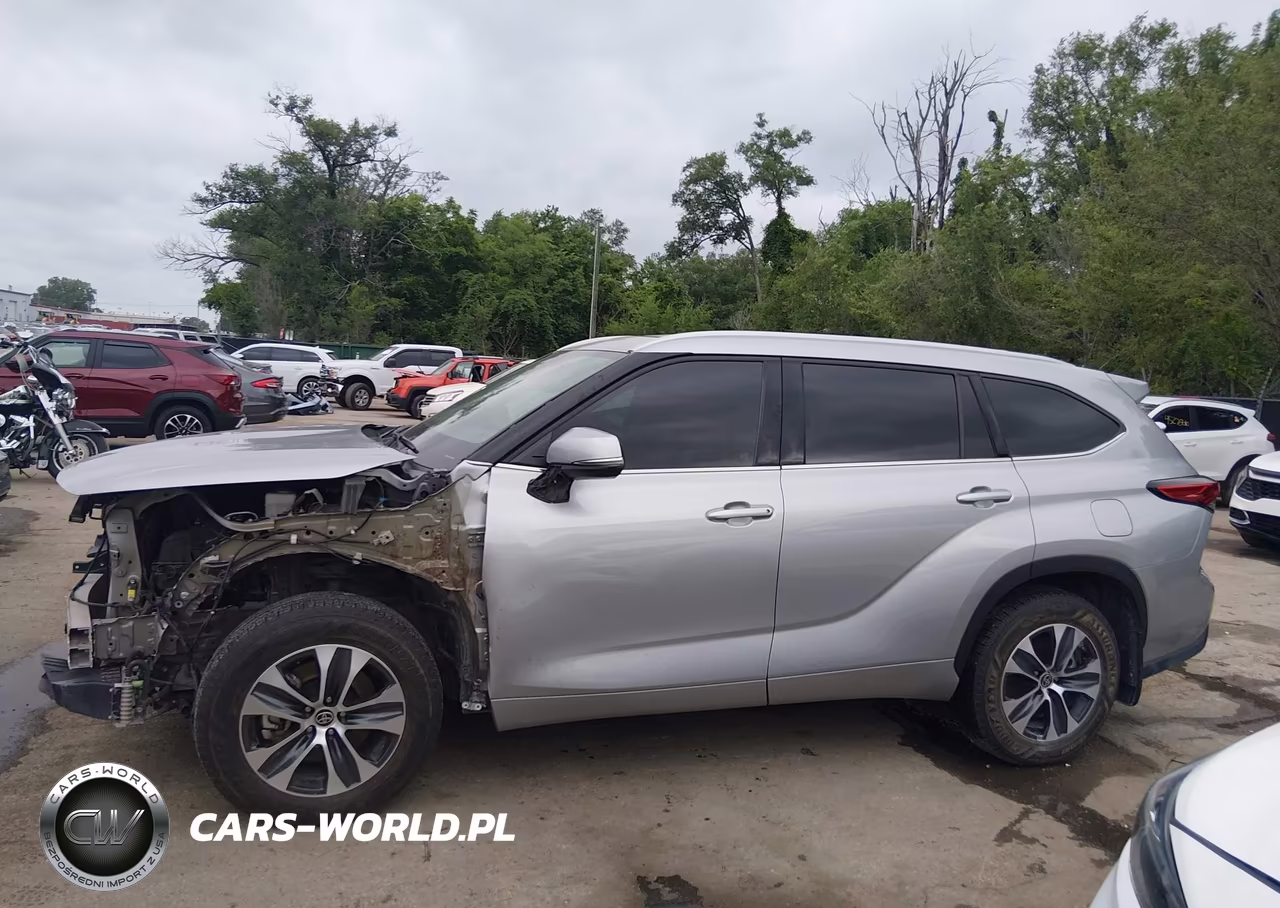 2022 Toyota Highlander Xle VIN:5TDHZRBH6NS247057 - 14