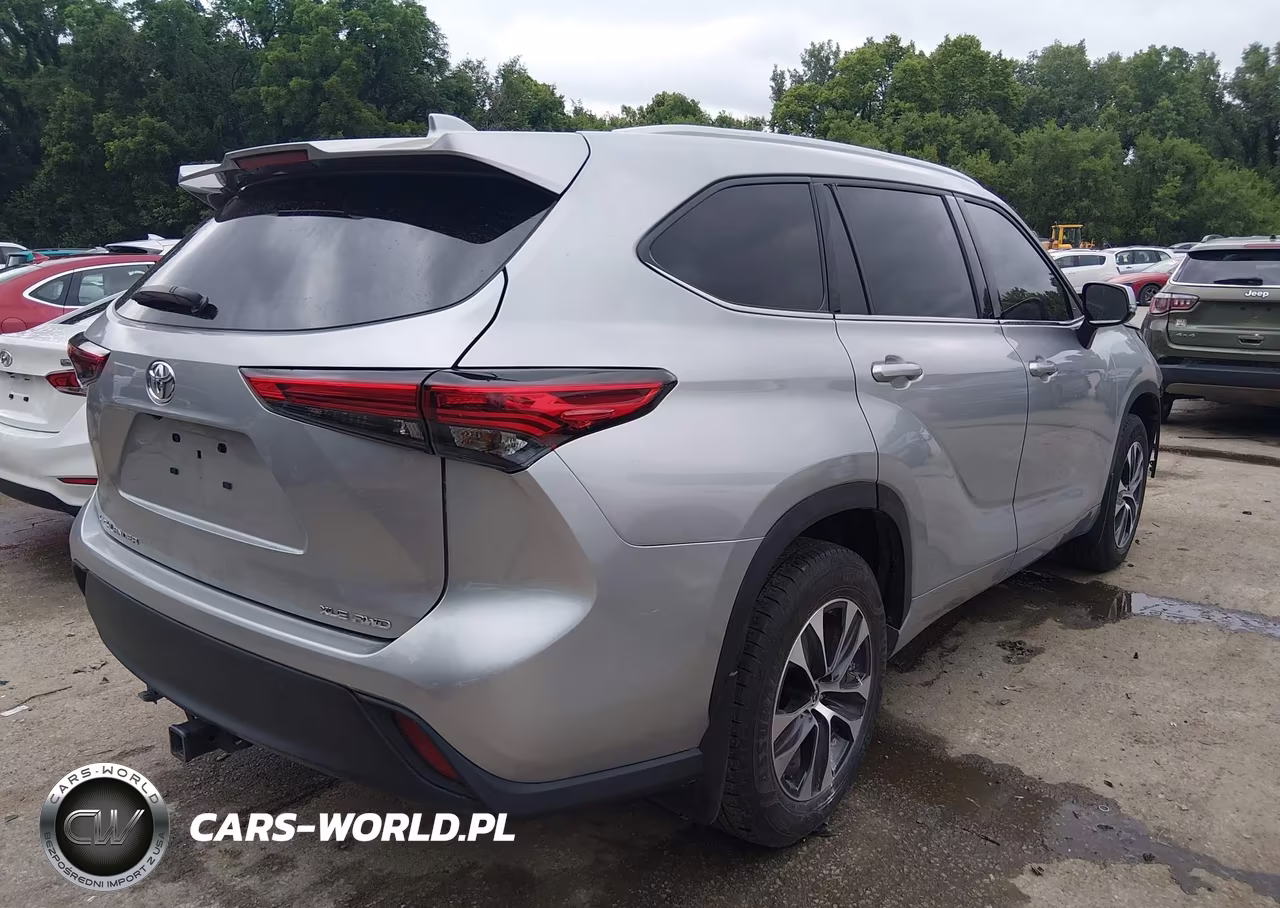2022 Toyota Highlander Xle VIN:5TDHZRBH6NS247057 - 4